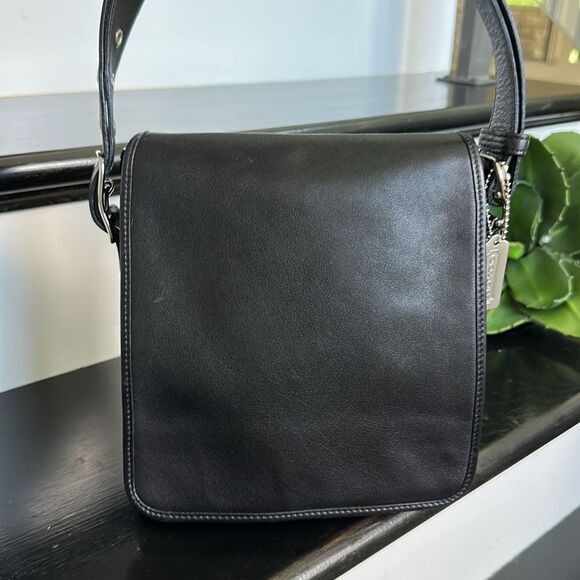 Coach genuine Leather Legacy Studio Flap Bag
Crossbody Shoulder Bag 9335 new - Picture 1 of 14